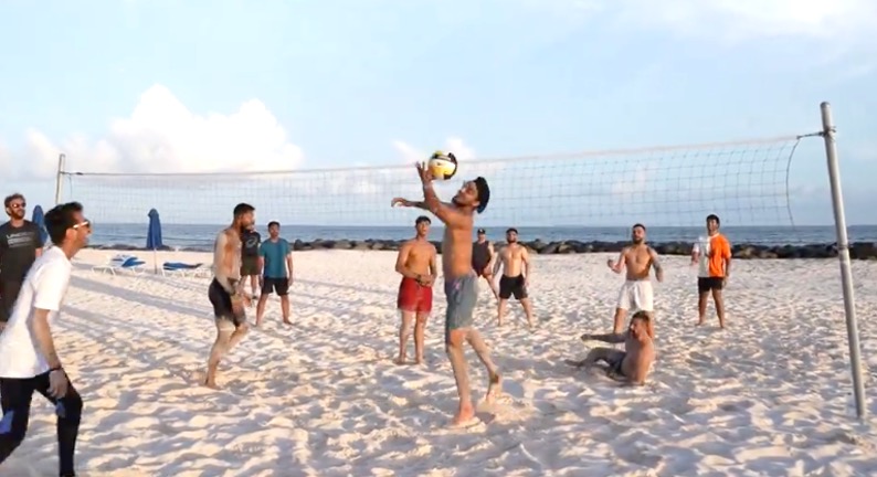 Indian Team Unwinds with Beach Volleyball in Barbados Ahead of Super 8s - SabaSports - खेल की दुनिया में आपका पेशेवर साथी